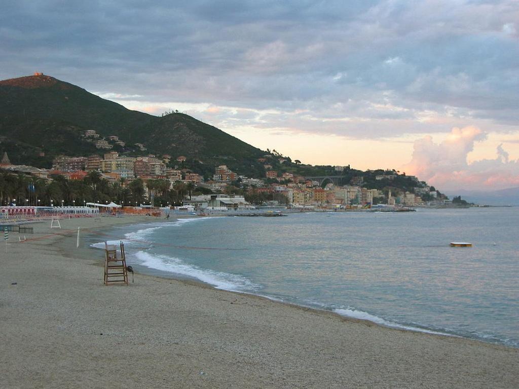 Quiete Ad Un Passo Dal Mare Apartamento Albisola Superiore Exterior foto